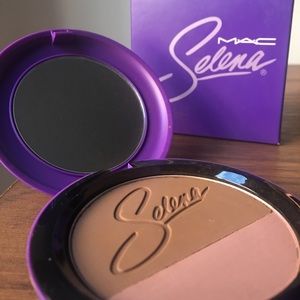 Selena x M.A.C Limited Edition Powder Blush Duo